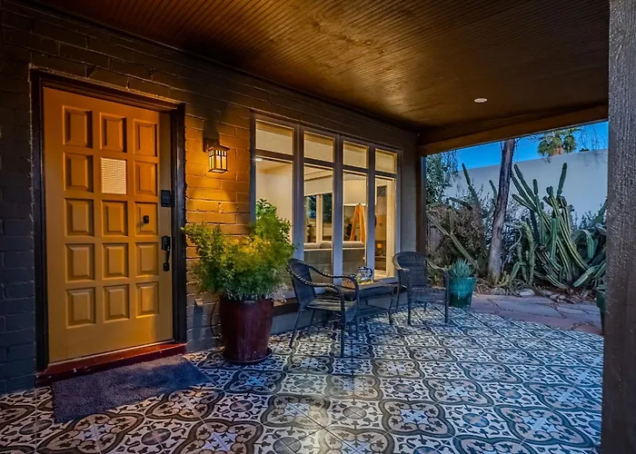 Cool W/ A/c & Monsoon Views! *